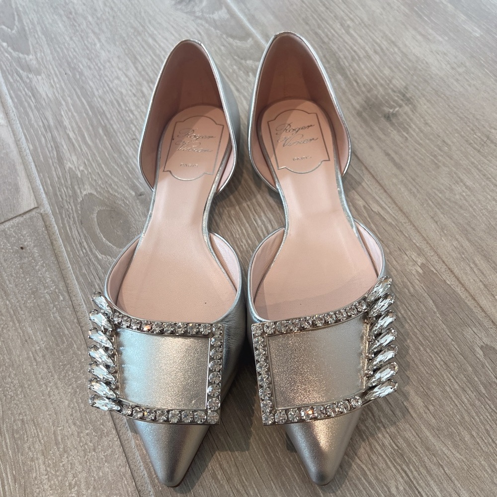 Roger vivier 99% new flat